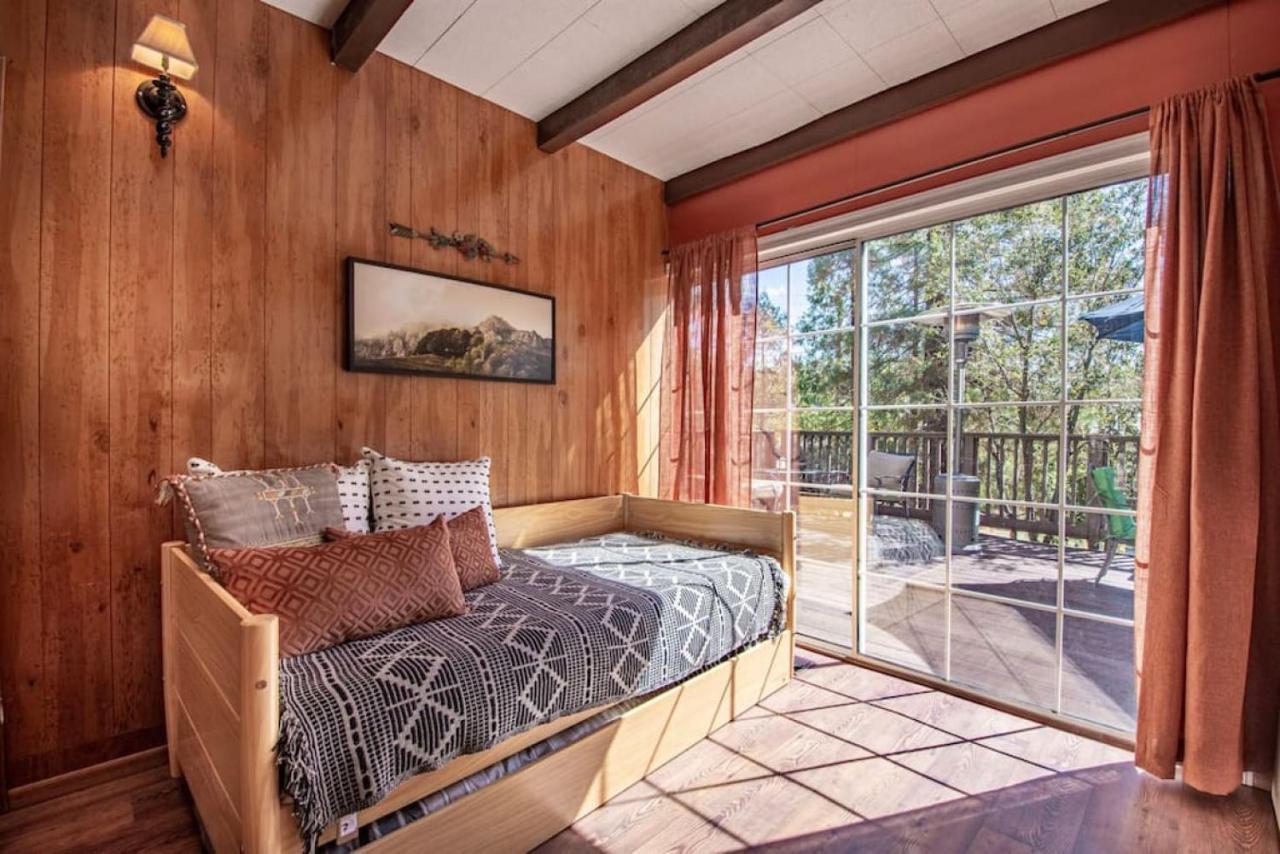 Bass Lake Chalet By Mono Rock With Hot Tub, Fire Pit, Bbq Grill, Rv And Boat Parking *